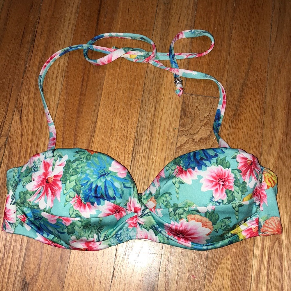 🌺 Floral swim top 🌊
